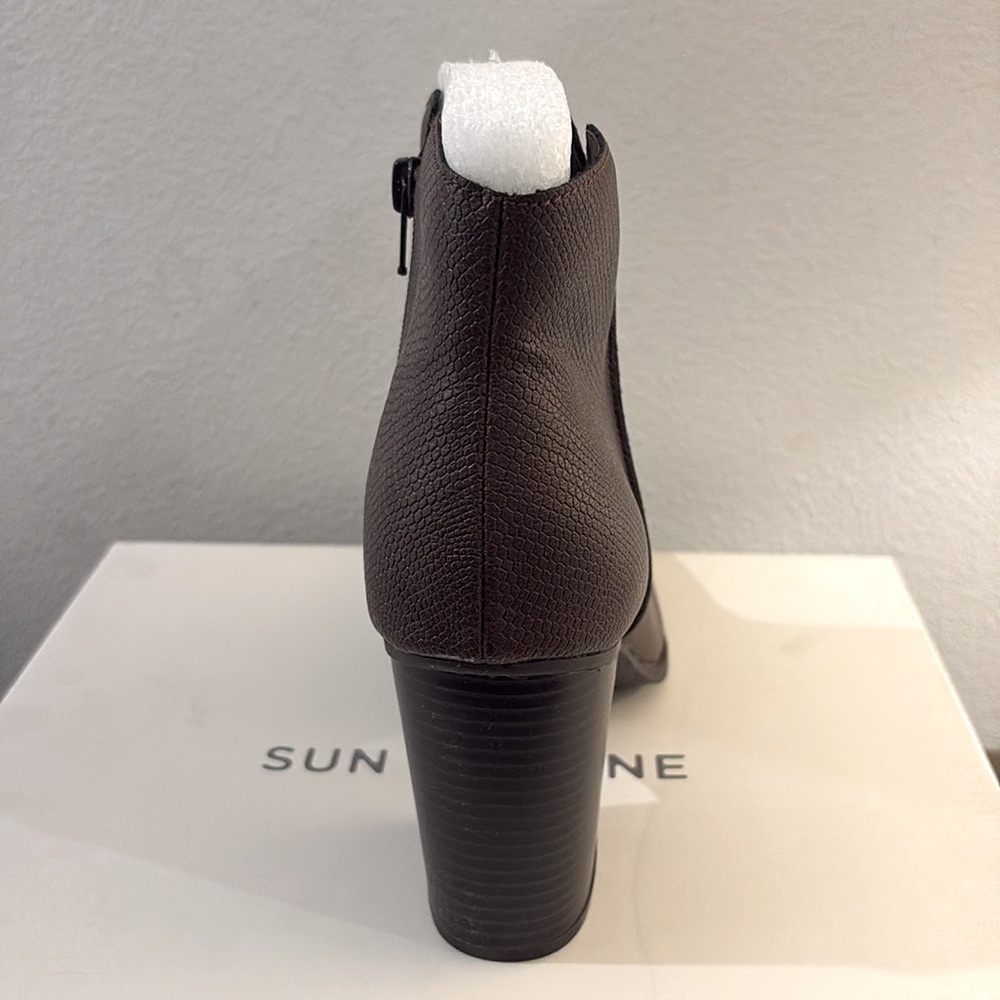 NIB [Sun + Stone] Graceyy Dark Brown Smooth Faux Leather Block Heel Booties - Picture 6 of 16